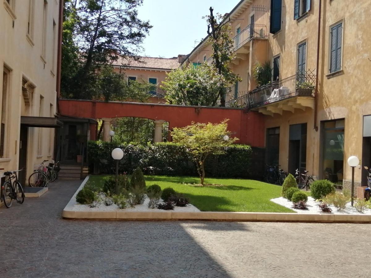 Castle View Lodge Intero Appartamento Verona Centro Storico Exterior foto